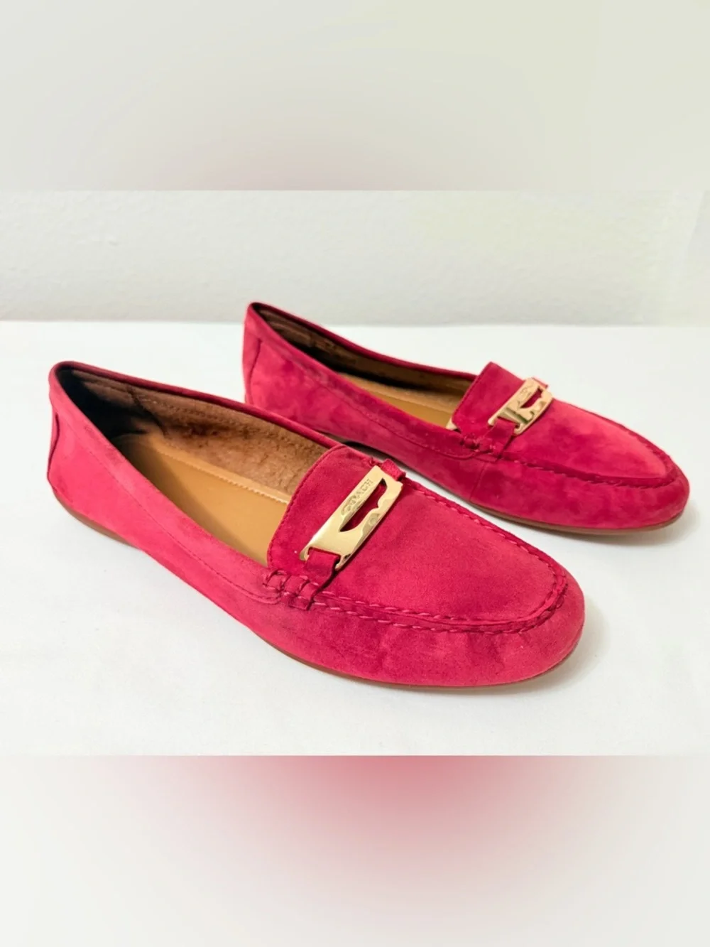 Coach Hot Pink Suede Driving Loafers Gold Logo Flats Womens 10 - Picture 2 of 14